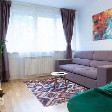 Old Town Central Oasis - Secured Parking Nearby - Self Check In - Metro Station At 1Min Bukarest Kültér fotó