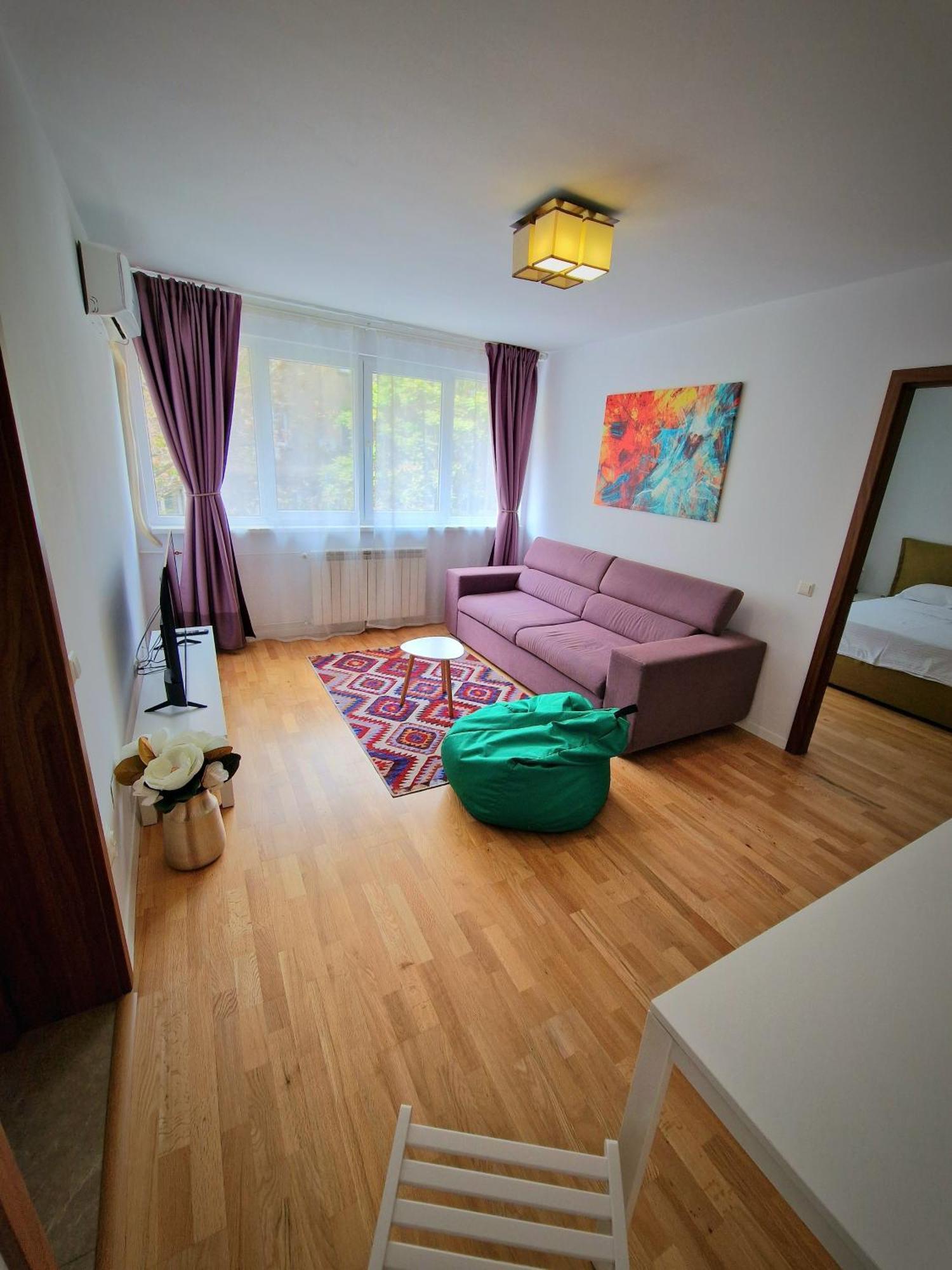 Old Town Central Oasis - Secured Parking Nearby - Self Check In - Metro Station At 1Min Bukarest Kültér fotó