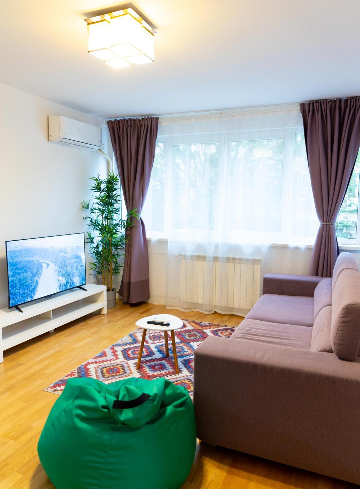 Old Town Central Oasis - Secured Parking Nearby - Self Check In - Metro Station At 1Min Bukarest Kültér fotó