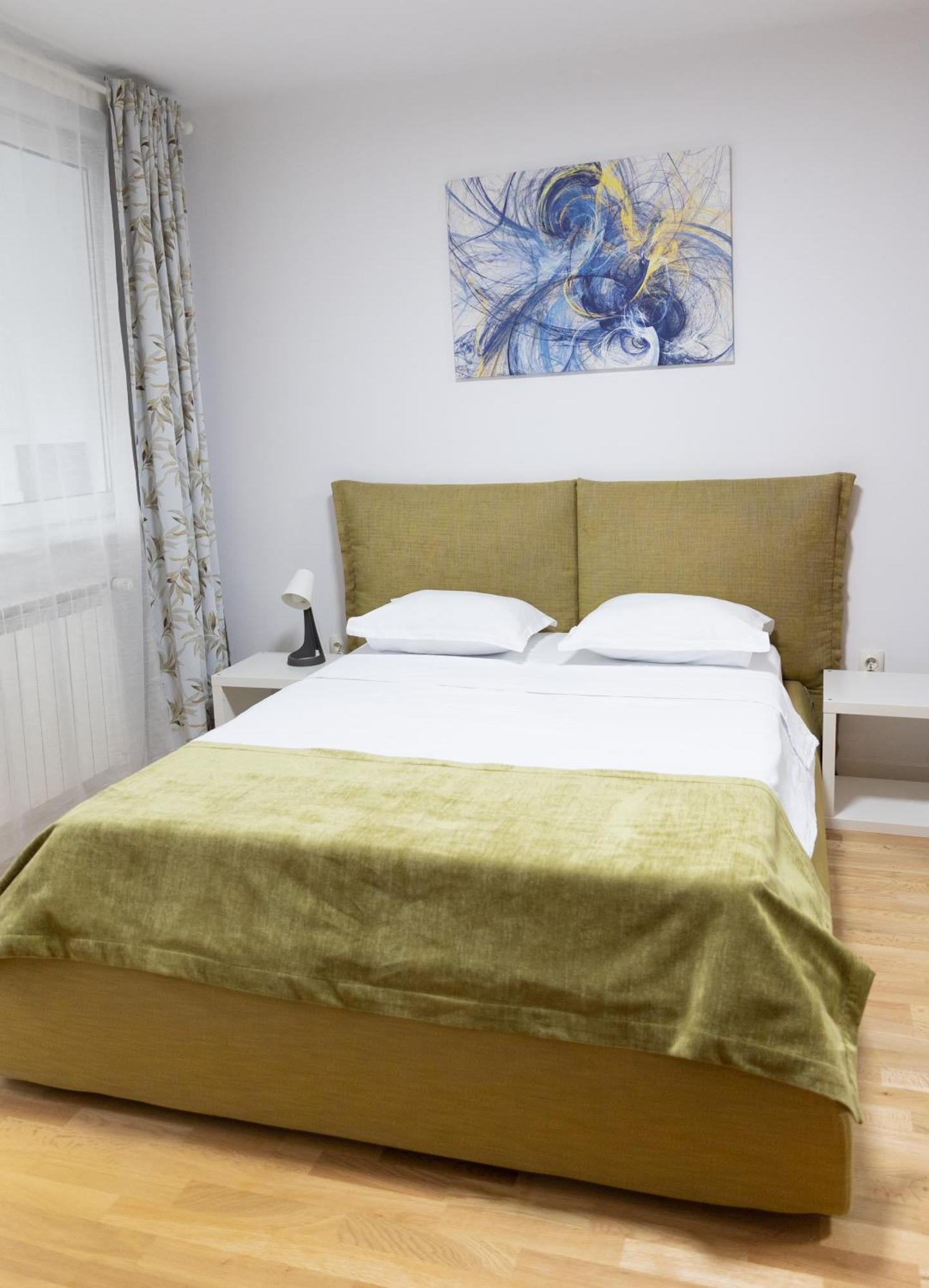 Old Town Central Oasis - Secured Parking Nearby - Self Check In - Metro Station At 1Min Bukarest Kültér fotó